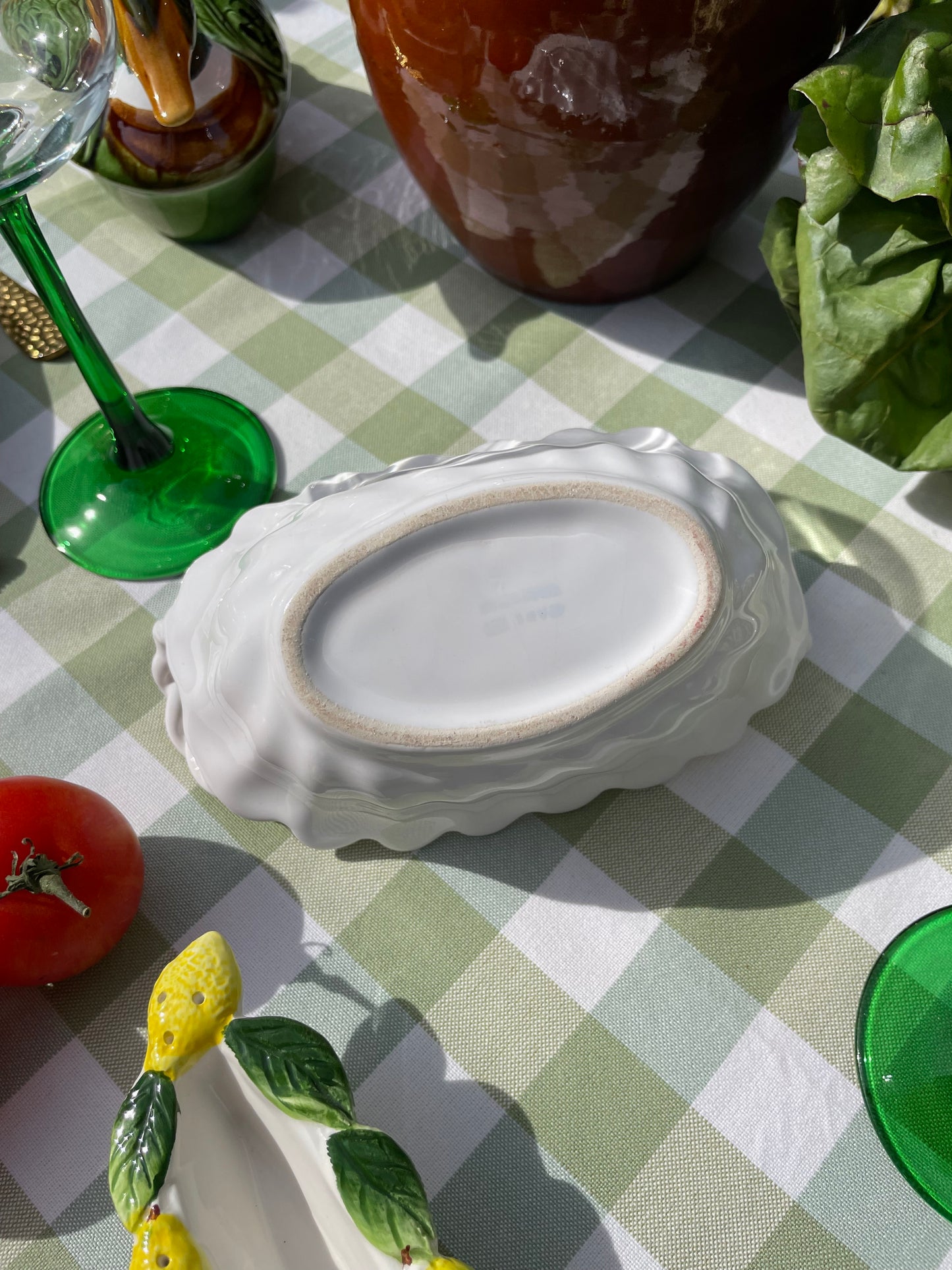 White ceramic scalloped edge basket