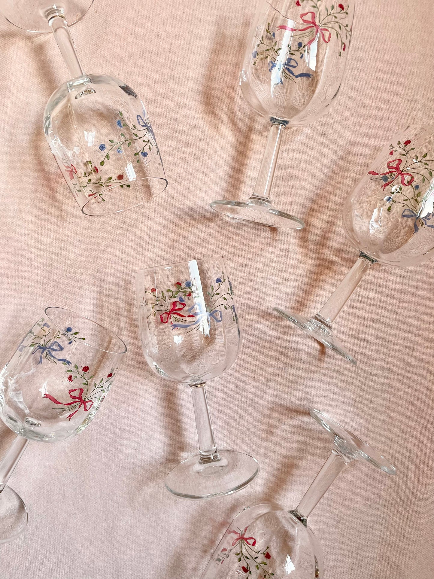Set of 5 Vintage Italian Bow Glasses 🎀
