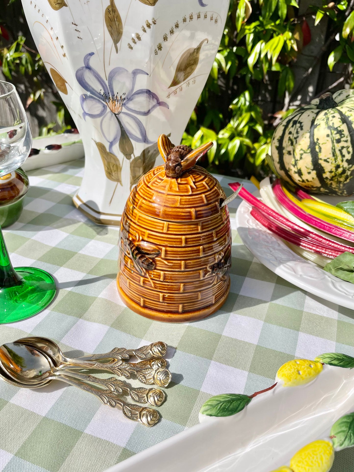 Bee-Topped Honey Pot 🐝🍯