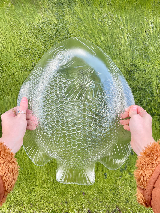 Large fish serving dish 🐟