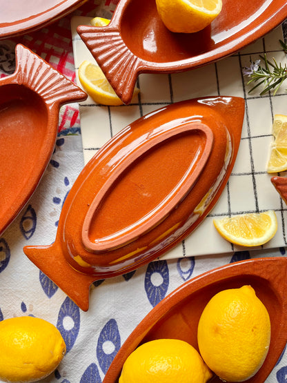 8-piece set of terracotta fish serving dishes
