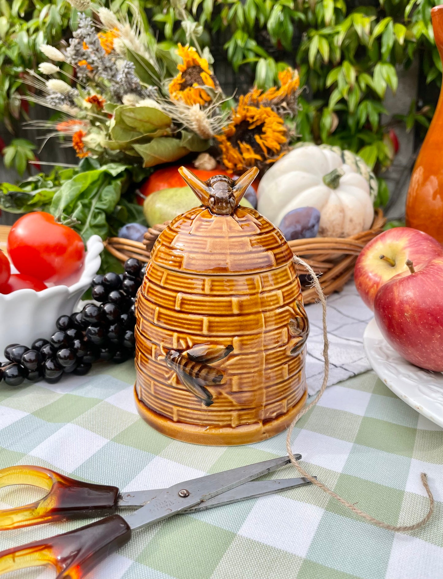 Bee-Topped Honey Pot 🐝🍯