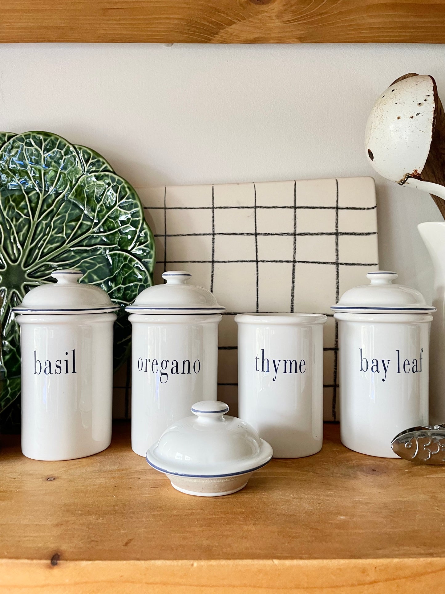 Set of 4 Bloomsbury spice jars