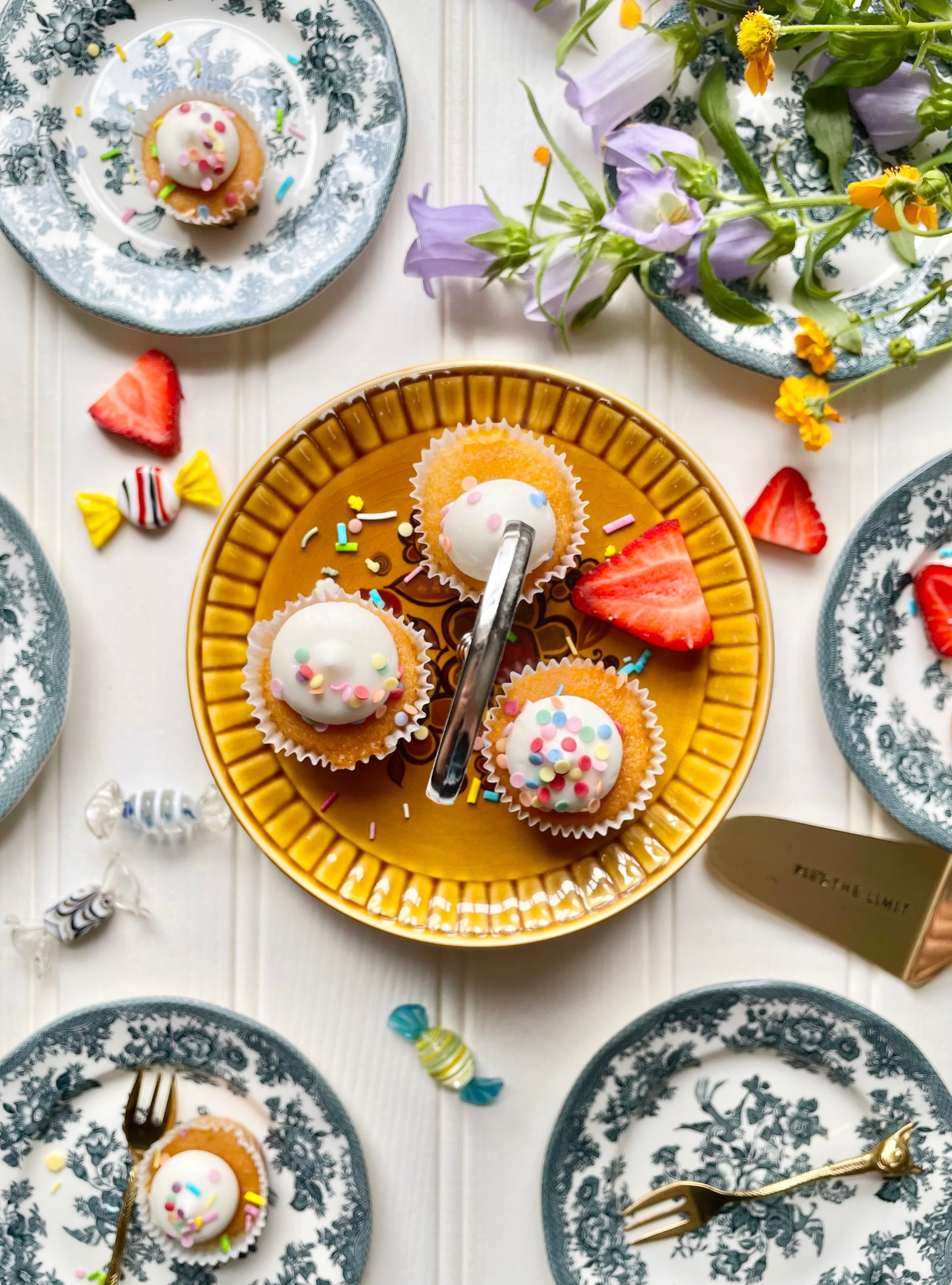 Palissy Cake Stand