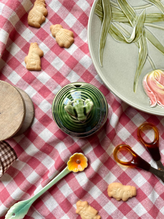 Green Bee Honey Pot